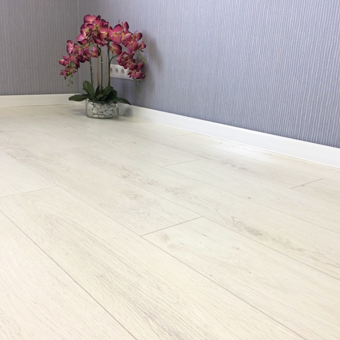 Ламинат EGGER Comfort Classic 33кл 8мм 4-v EC1053 Дуб Кортина белый изображение 4