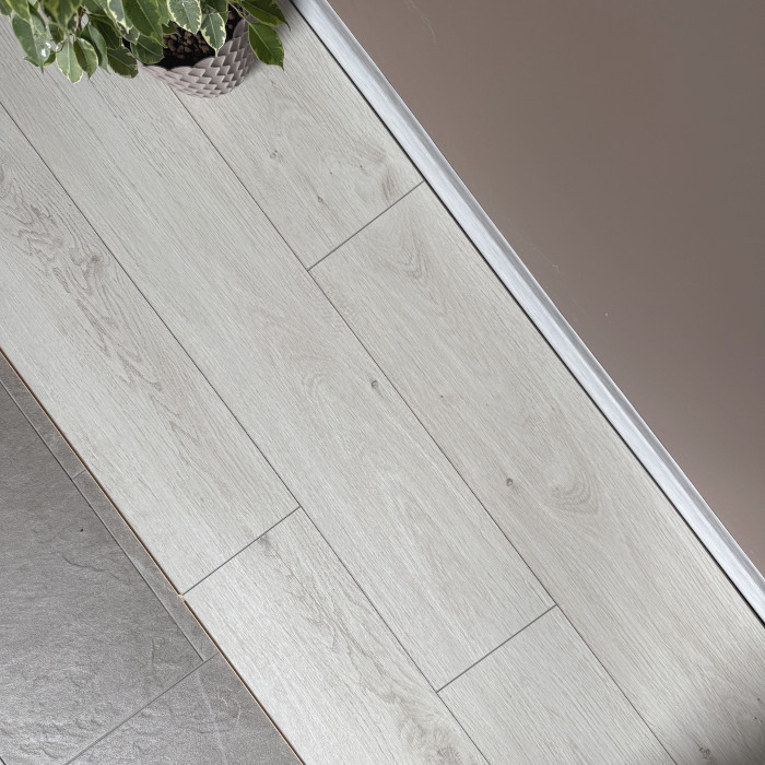 Ламинат EGGER Comfort Classic 33кл 8мм 4-v EC1053 Дуб Кортина белый изображение 8