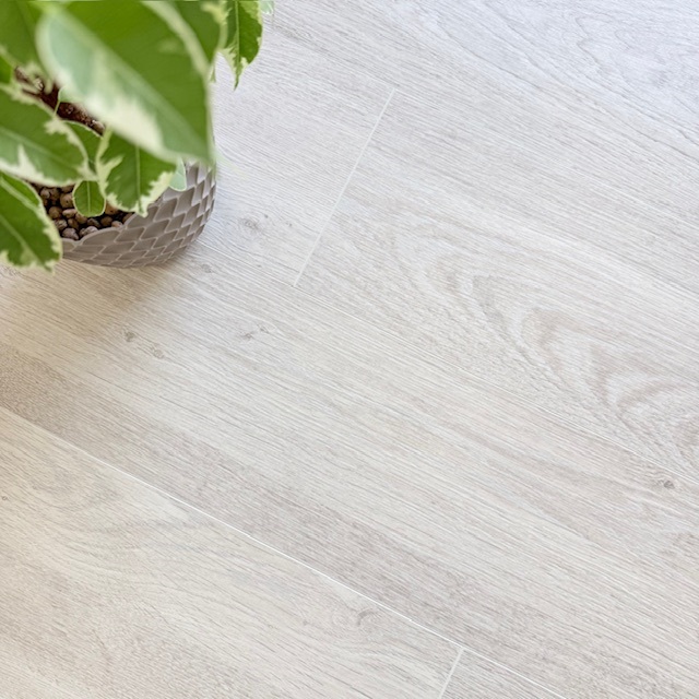 Ламинат EGGER Comfort Classic 33кл 8мм 4-v EC2040 Дуб Кортон белый изображение 4