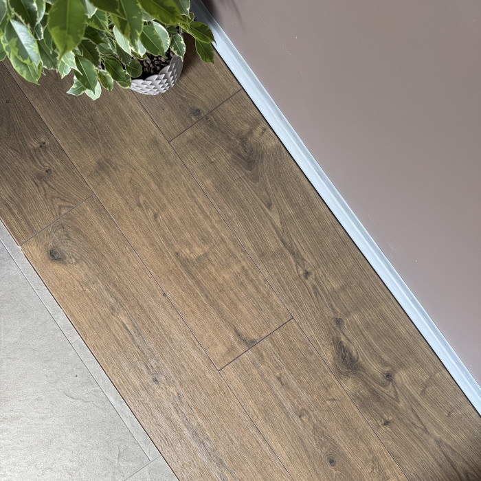 Ламинат EGGER Comfort Classic 32кл 8мм 4-v EC2103 Дуб Даннингтон темный изображение 8